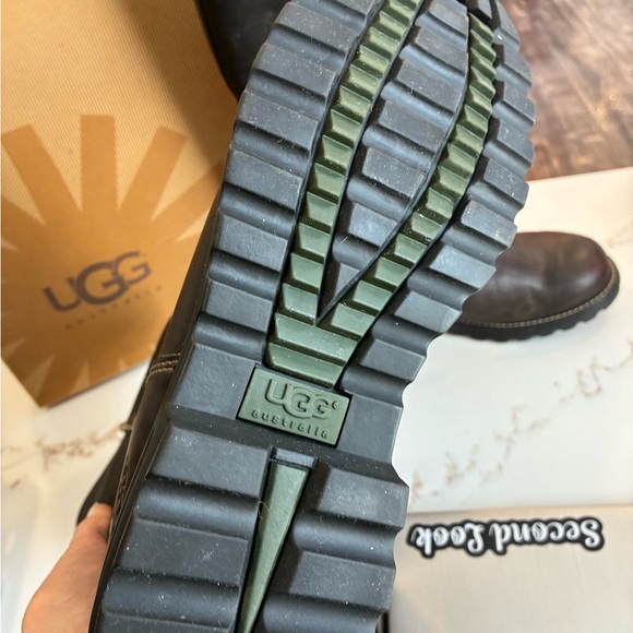 UGG Women's Brooks Tall boots in brown leather NWT size 9 - Picture 3 of 5